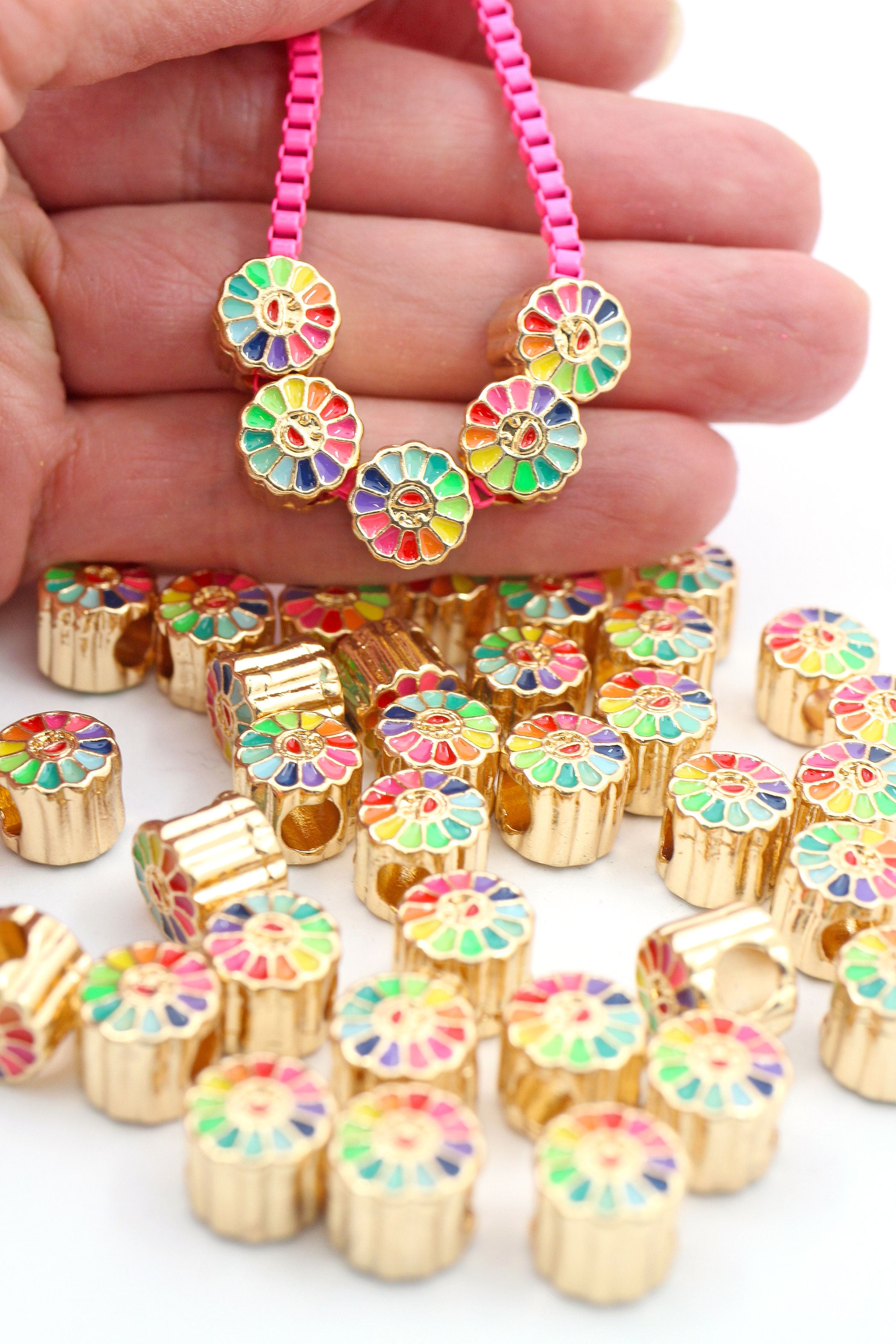 Honbay 30pcs Enamel Alloy Cute Daisy Flower Charms Pendant Bead Charms for Earrings Bracelets Necklaces Jewelry Making and DIY Crafts