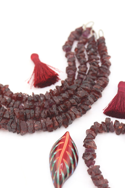 Garnet in the Rough, 4-6mm x 9-12mm Raw Gemstone Nugget Beads These little beauties are raw beads