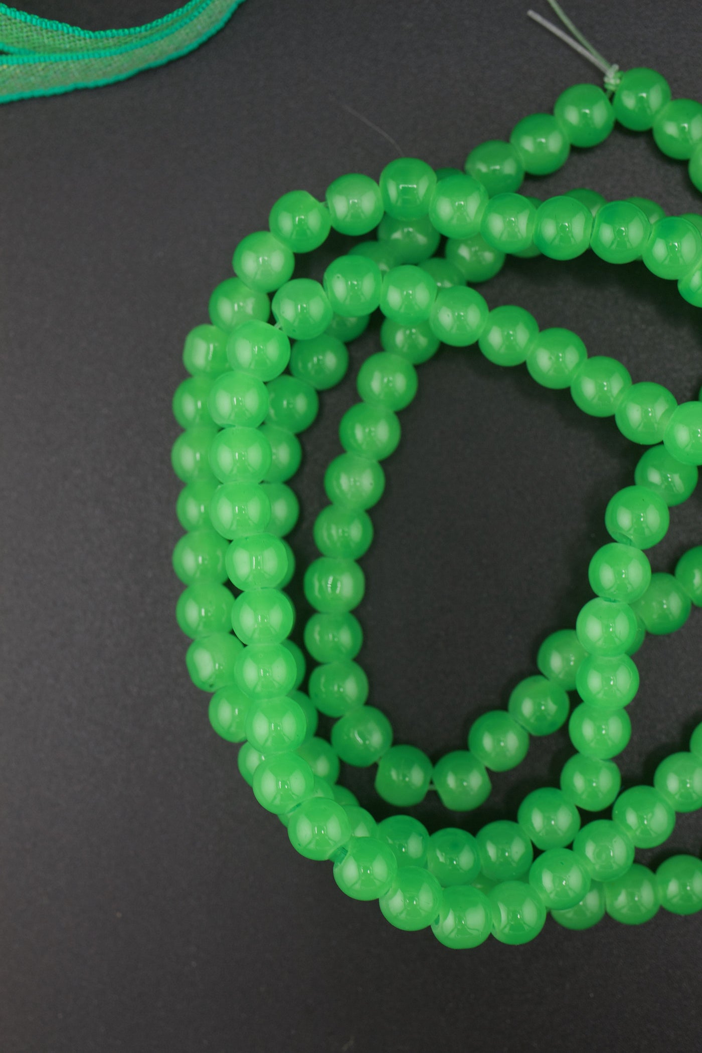 Apple Green Imitation Jade 6.5mm Round Bead Strand, 140+ Beads