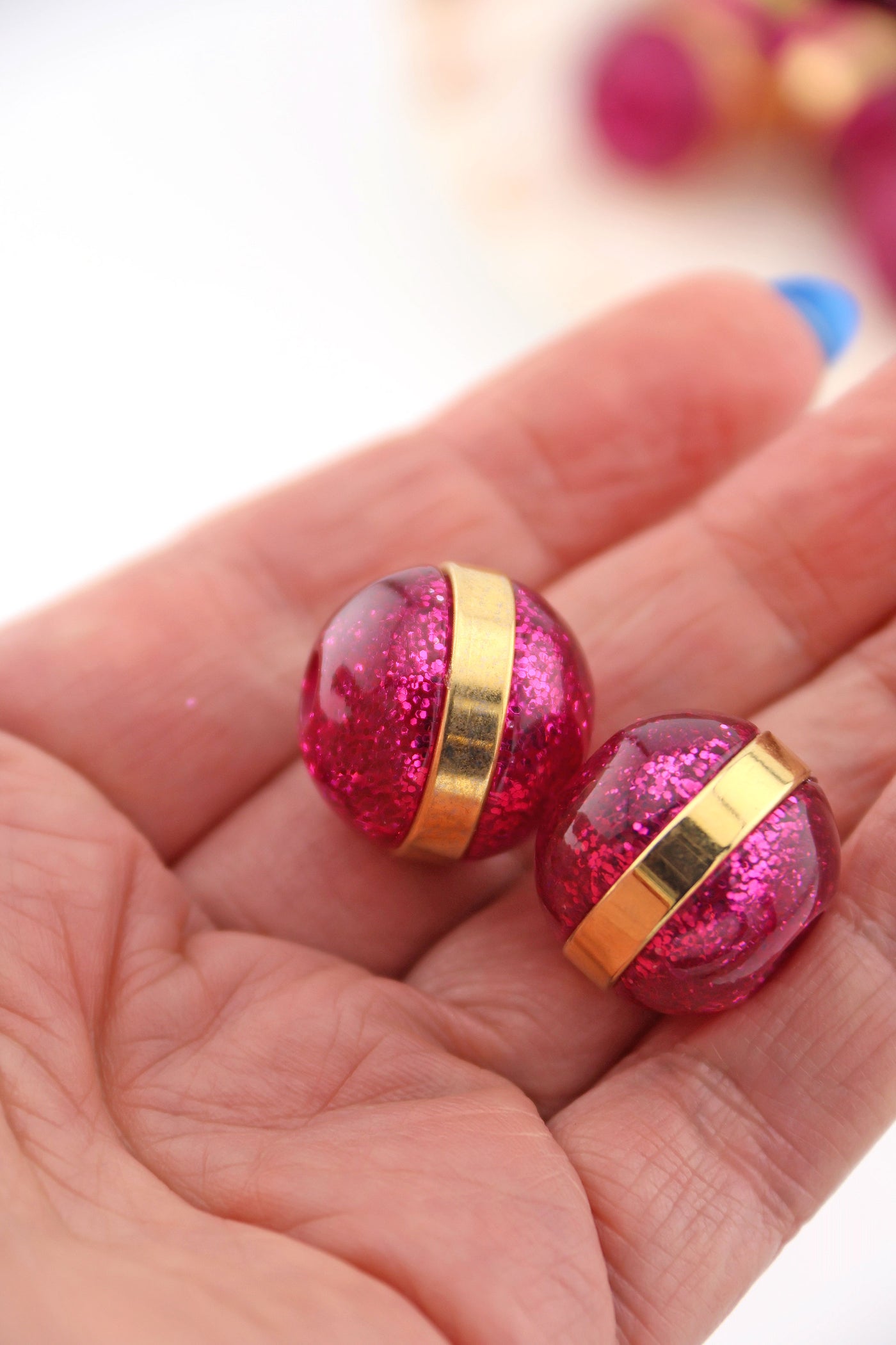 Fuchsia Glitter Round Italian Resin Beads, Large Beads for making jewelry like Harry Styles wears