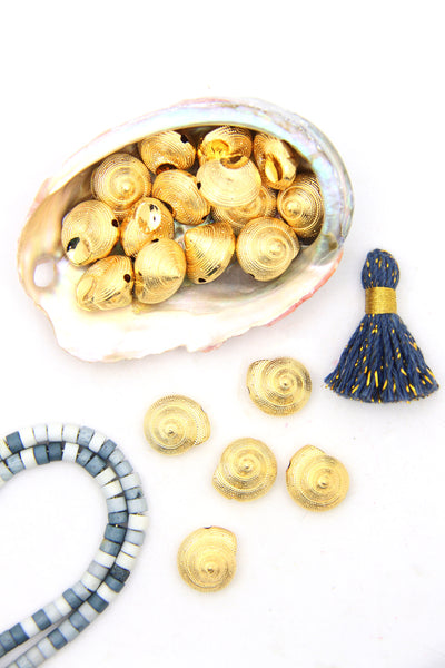 Golden Snail Shell, German Resin Pendant, 17mm, Focal Bead, 1 pc. Mermaidcore DIY Jewelry Component for making DIY Beach jewelry 