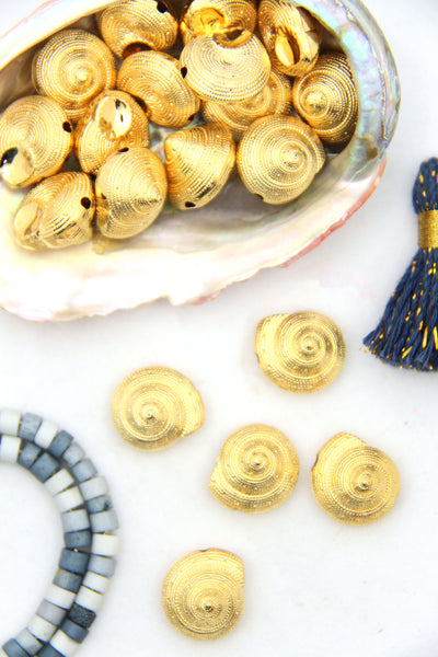 Golden Snail Shell, German Resin Pendant, 17mm, Focal Bead, 1 pc. Mermaidcore DIY Jewelry Component for making DIY Beach jewelry 