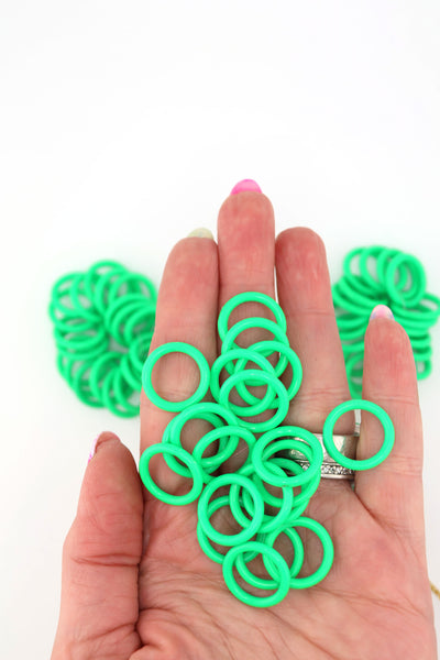 Green Vintage German Resin Rings, 18mm, 20 Beads