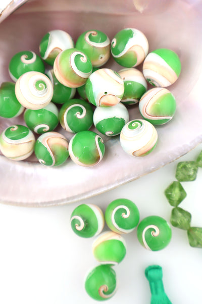 16mm Round Shiva Eye Shell Beads with Green Resin, 5 Beads for DIY Mermaidcore jewelry