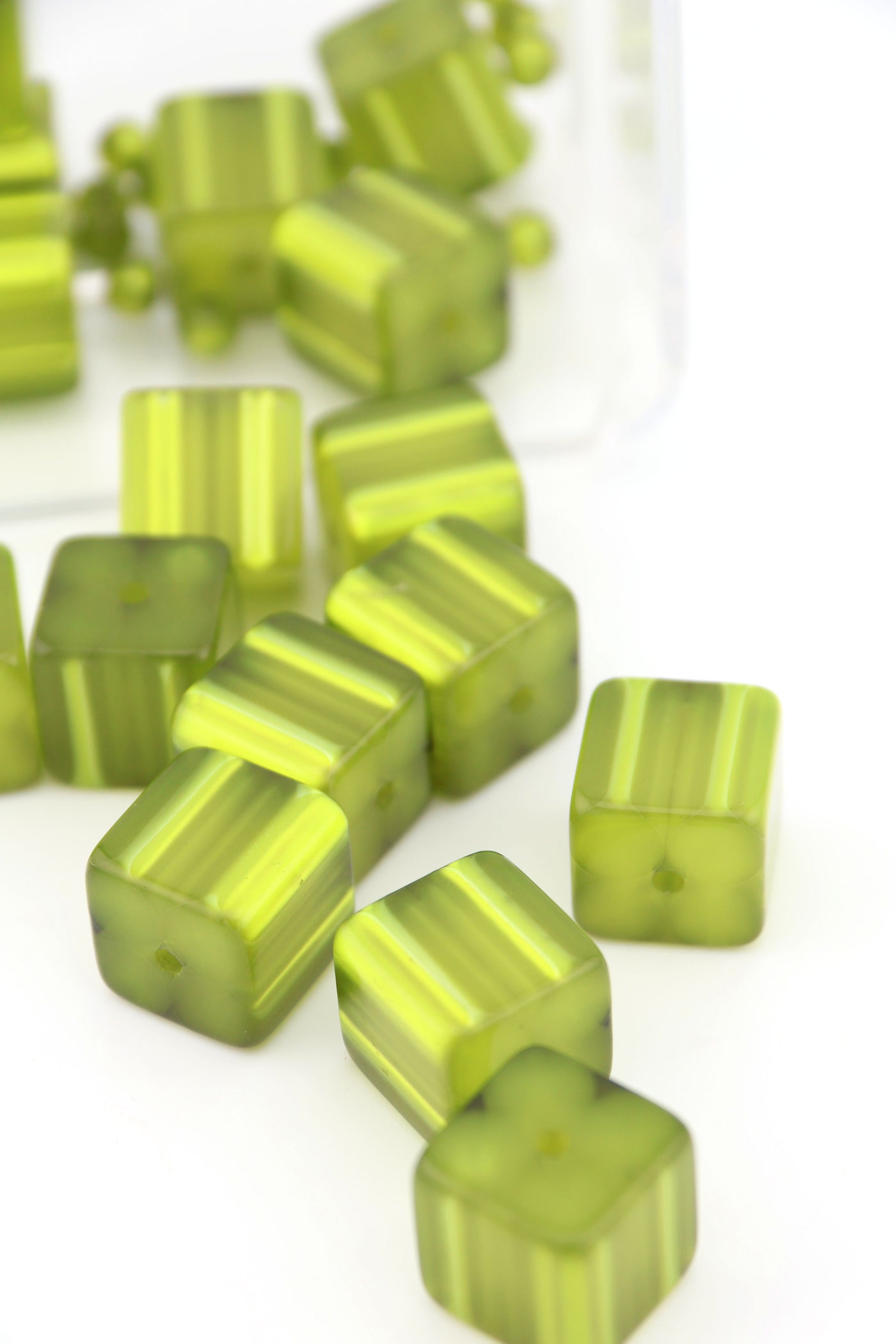 15mm Retro Christmas Olive Moon Glow Cube Beads for DIY Christmas Jewelry