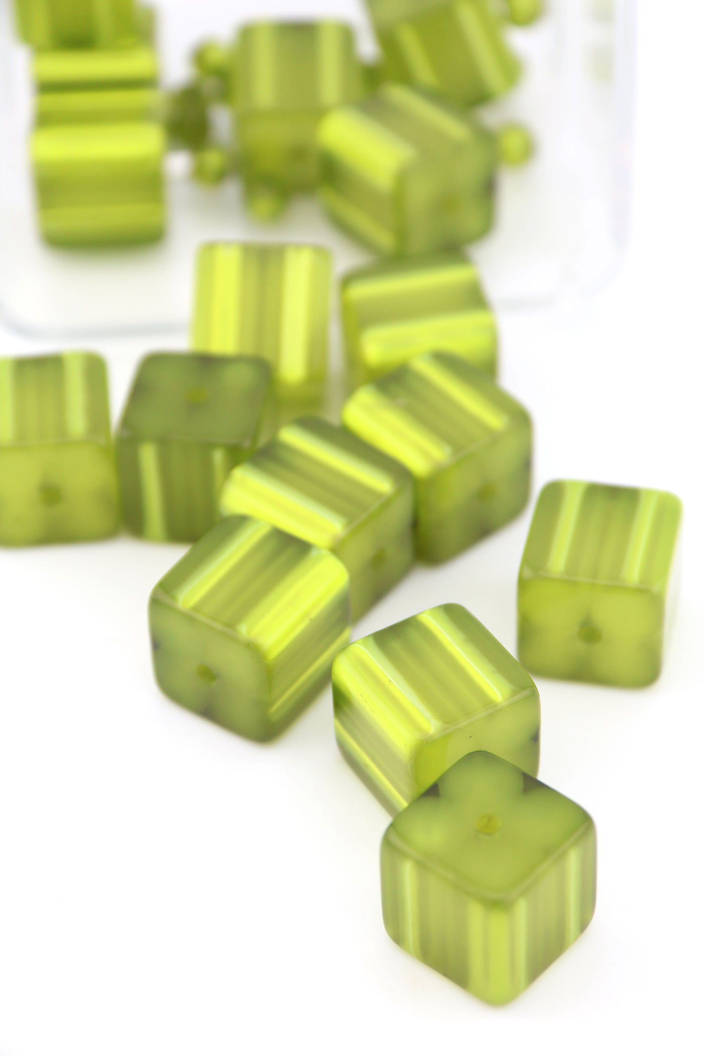 15mm Retro Christmas Olive Moon Glow Cube Beads for DIY Christmas Jewelry