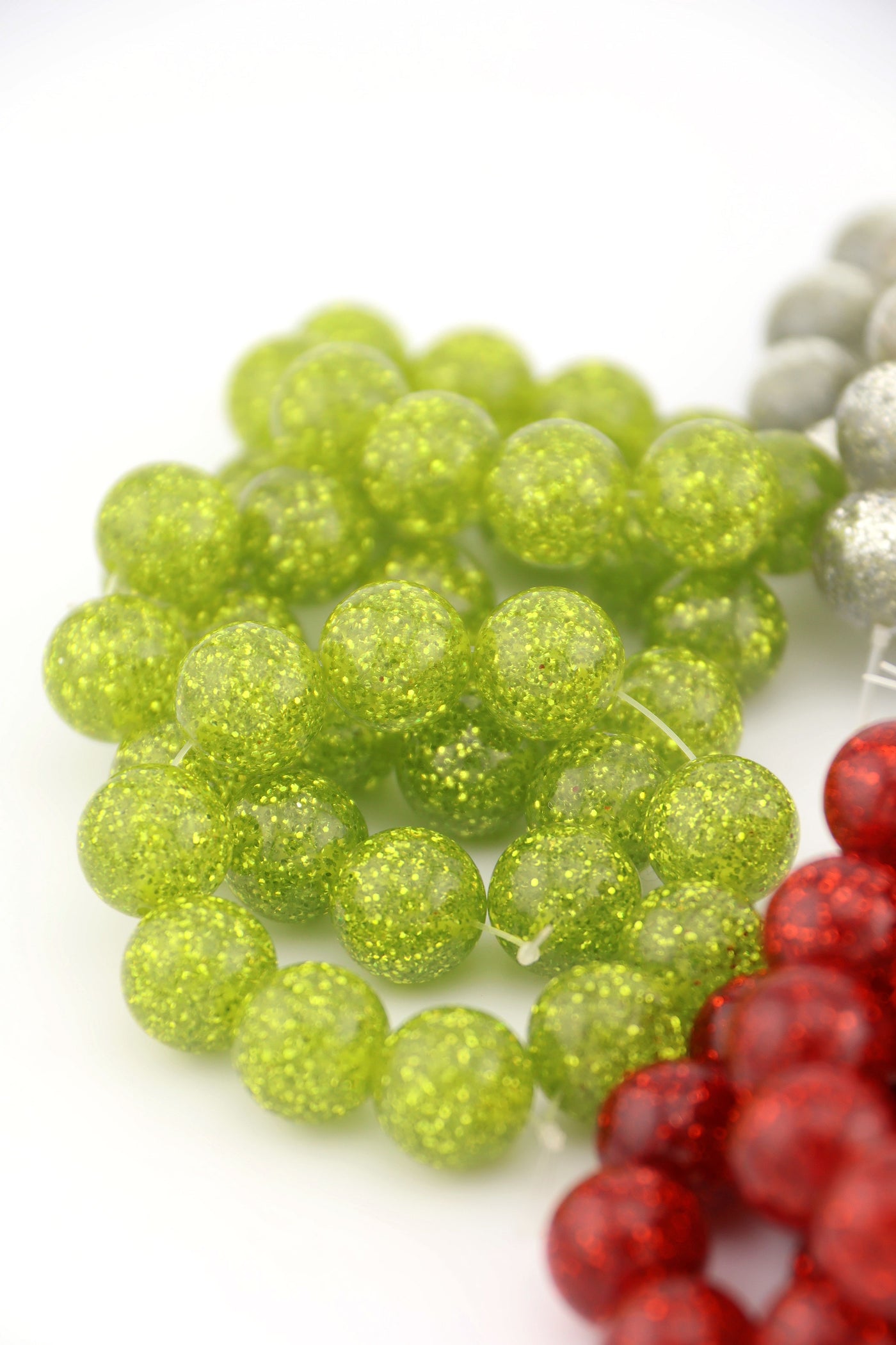 Retro Christmas Glittery Round Italian Resin Beads, 12mm, 10pc.