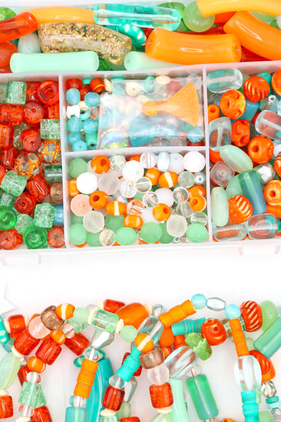 Showgirl Friendship Bracelet Kit: Orange, Mint, Turquoise DIY Jewelry
Make the friendship bracelets. Perfect to trade or to complete your Showgirl Eras outfit. 