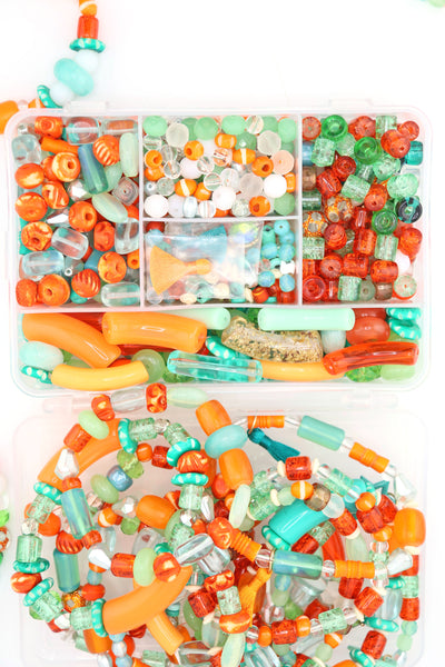 Showgirl Friendship Bracelet Kit: Orange, Mint, Turquoise DIY Jewelry
Make the friendship bracelets. Perfect to trade or to complete your Showgirl Eras outfit. 