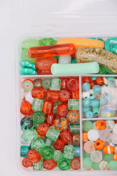 Showgirl Friendship Bracelet Kit: Orange, Mint, Turquoise DIY Jewelry
Make the friendship bracelets. Perfect to trade or to complete your Showgirl Eras outfit. 