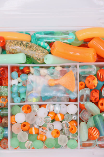 Showgirl Friendship Bracelet Kit: Orange, Mint, Turquoise DIY Jewelry
Make the friendship bracelets. Perfect to trade or to complete your Showgirl Eras outfit. 