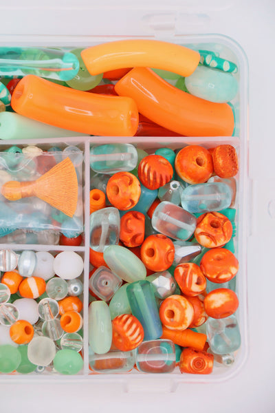 Showgirl Friendship Bracelet Kit: Orange, Mint, Turquoise DIY Jewelry
Make the friendship bracelets. Perfect to trade or to complete your Showgirl Eras outfit. 