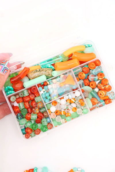 Showgirl Friendship Bracelet Kit: Orange, Mint, Turquoise DIY Jewelry
Make the friendship bracelets. Perfect to trade or to complete your Showgirl Eras outfit. 