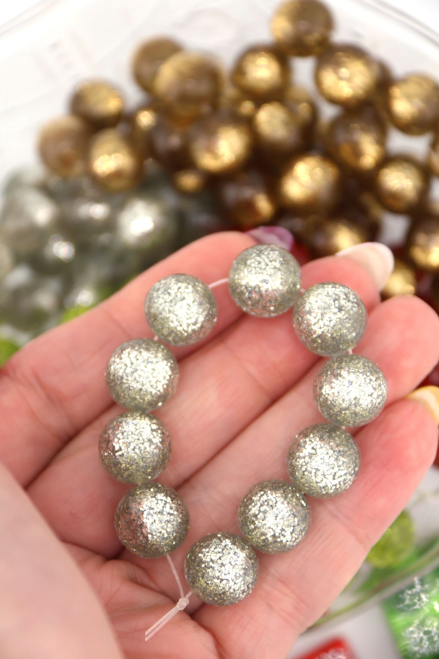 Retro Christmas Glittery Round Italian Resin Beads, 12mm, 10pc.