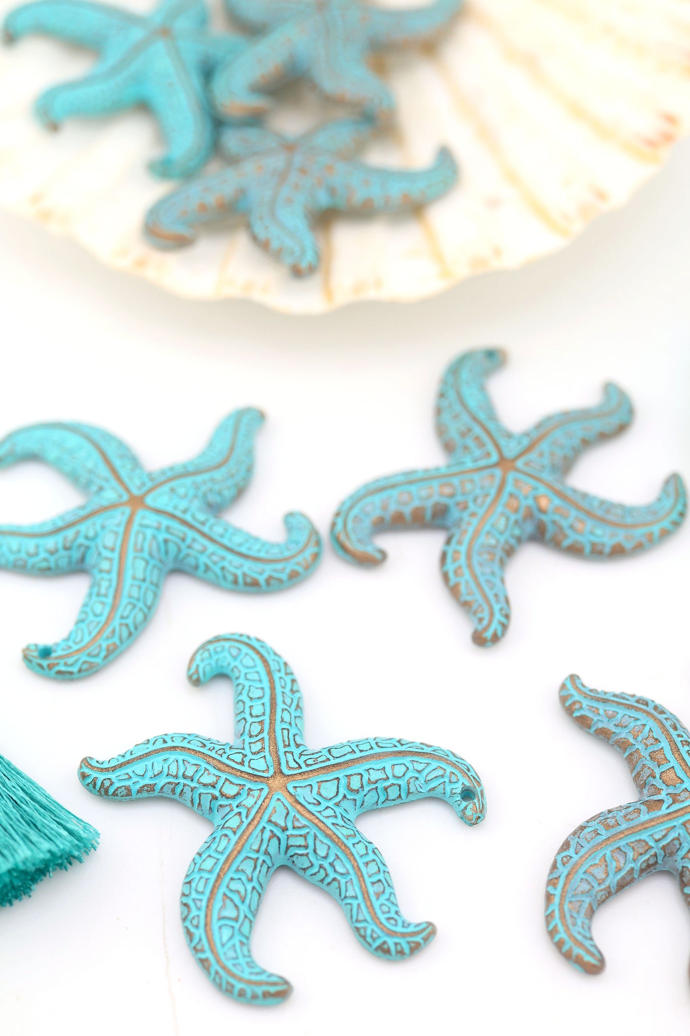 Starfish-shaped pendants made of turquoise resin with carved texture, 48mm jewelry making supplies.