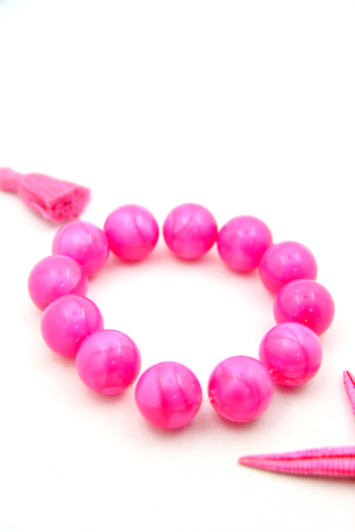 Hot Pink Barbiecore Fuchsia Vintage Resin Round Beads, 18mm beads for making pink DIY jewelry