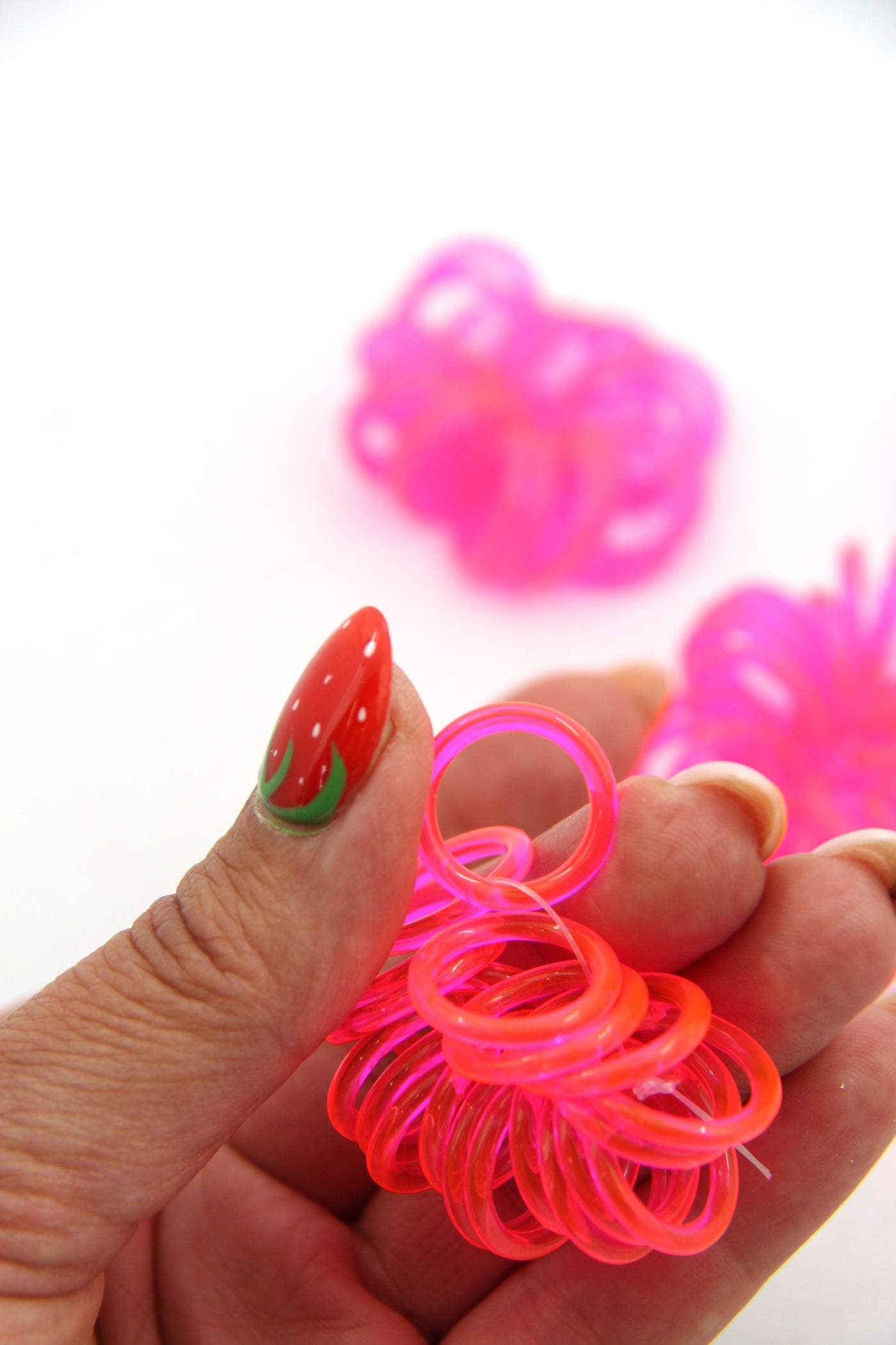 Neon Pink Vintage German Resin Rings, 18mm, 20 Beads