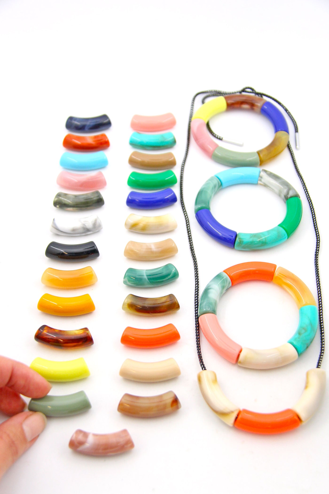 Craftdady 100pcs Acrylic Curved Tube Beads Opaque Chunky Noodle Beads with  Flat Round Disc Spacer Beads, Elastic String for DIY Bamboo Tube Bangles