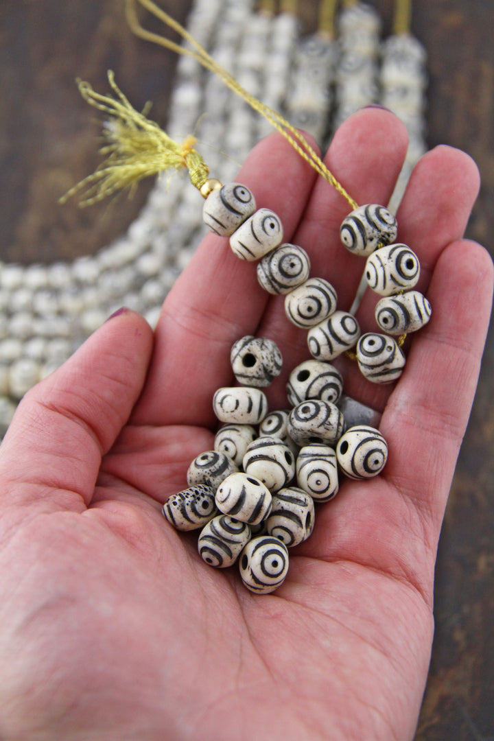 COBRA Bone Beads 1連 Cream & Black Bullseye Carved Melon Bone Beads, 8mm, 12mm