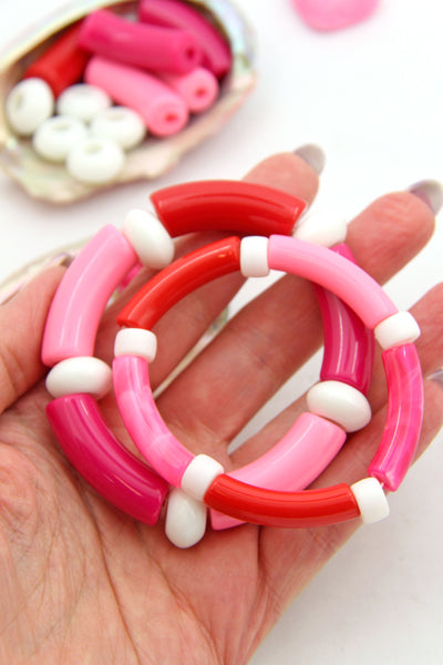 These bead bracelet kits will make your Galentine's party so much fun this year! 