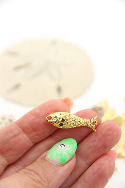 Gold Fish Charm, German Resin Beach Amulet, 27mm, 1 Pendant