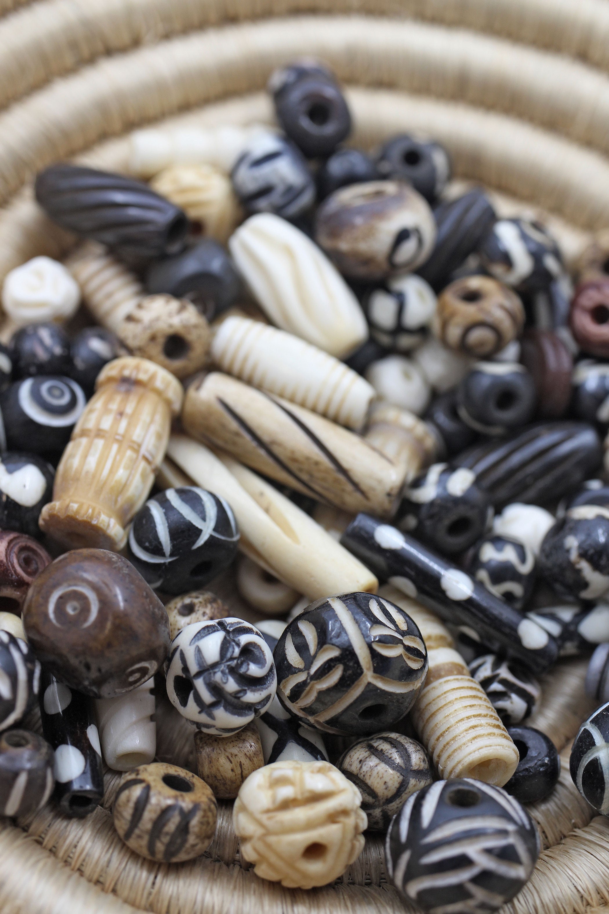 COBRA Bone Beads 1連 Neutral_Brown_Black_Off-
