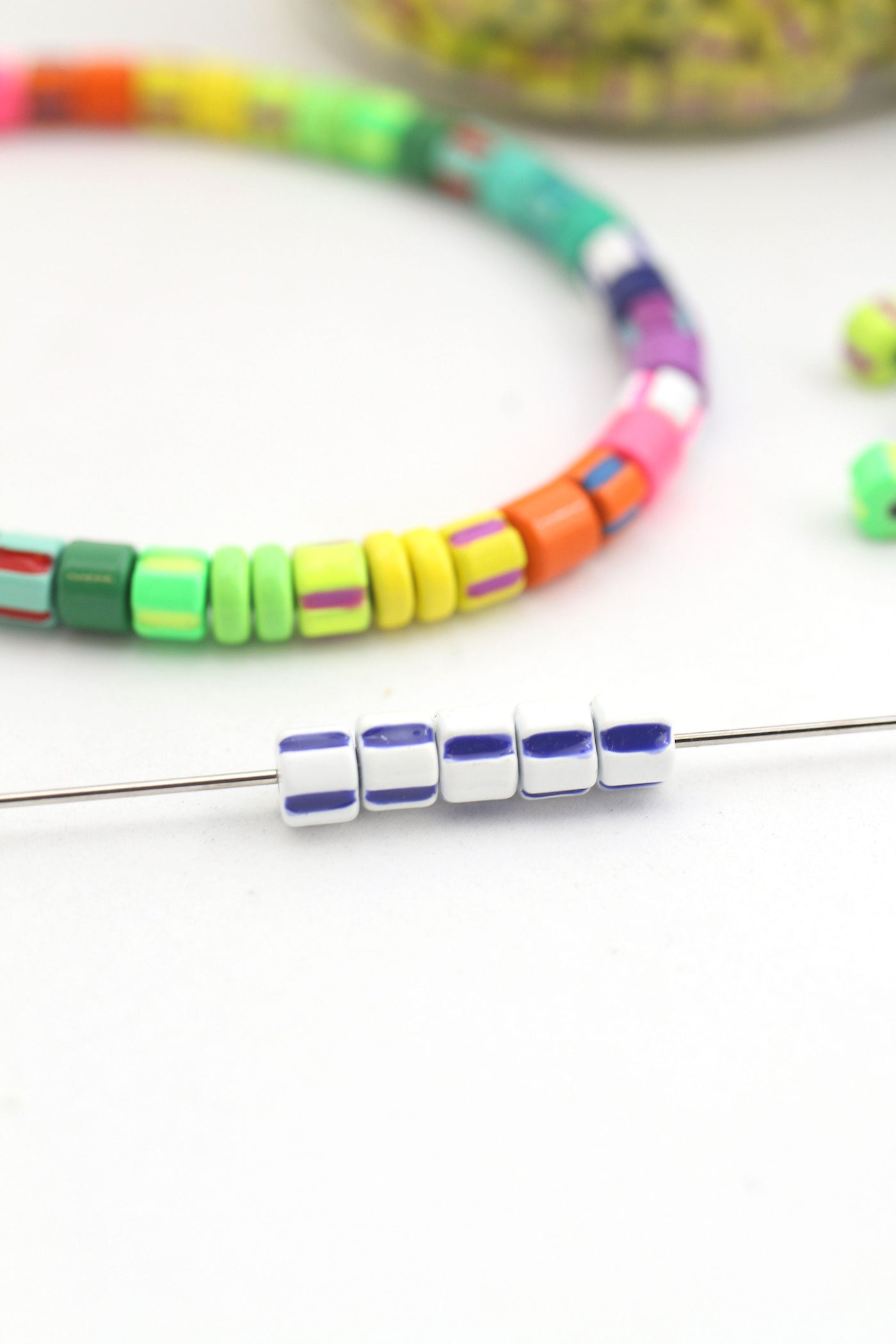 White and Navy Blue Striped Candy Disc Enamel Heishi Beads, 4mm, for beach style Stretch Bracelets